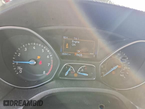 ✅ 2015 Ford Focus Titanium • VIN: 1FADP3J26FL215409 • Lot: 94588735. Wystawiony na Copart z przebiegiem 80 641 mil. Bezpłatny archiwum sprzedaży aukcyjnych z USA i szczegółowy raport historii pojazdu na DreamBid. Zdjęcie 9.