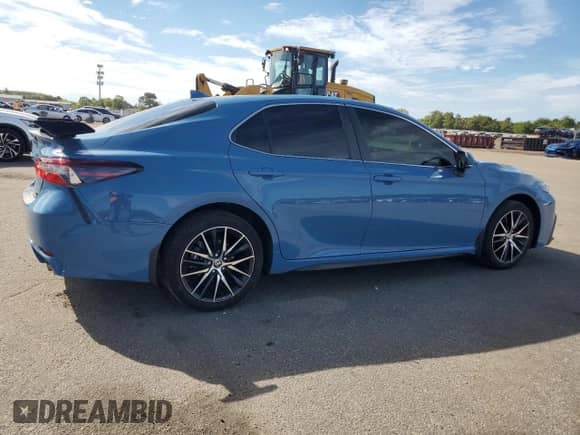2023 Toyota Camry SE with VIN 4T1G11BK7PU083375, listed as a Copart auction lot 81704275 with 25,081 mi miles and Salvage title. Bid and sale history available at DreamBid. Image 3.