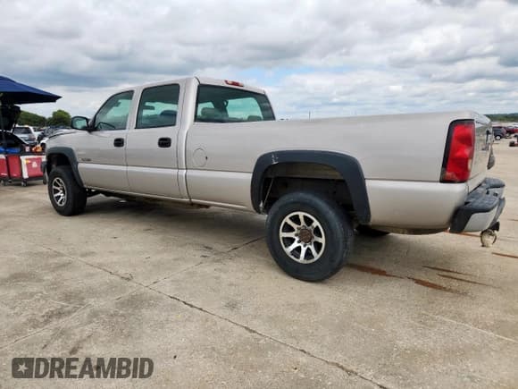 ✅ 2006 Chevrolet Silverado 2500HD Work Truck • VIN: 1GCHC23U66F225095 • Лот: 81761925. Опубликован ранее на Copart с пробегом 355 706 миль. Бесплатный доступ к архиву аукционных продаж из США и подробный отчёт об истории автомобиля на DreamBid. Изображение 2.