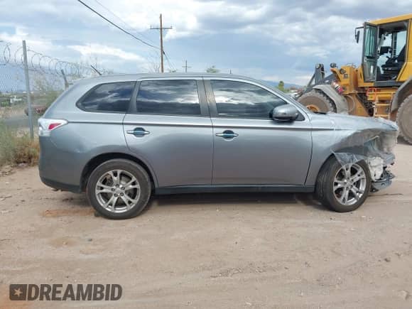 2014 Mitsubishi Outlander SE with VIN JA4AD3A33EZ020078, listed as a IAAI auction lot 43030453 with 154,825 mi miles and . Bid and sale history available at DreamBid. Image 14.