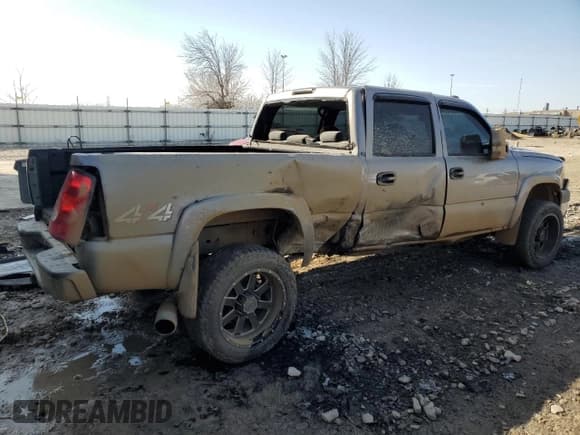 ✅ 2006 Chevrolet Silverado 2500HD LT1 • VIN: 1GCHK23246F103885 • Lot: 48869075. Wystawiony na Copart z przebiegiem Nie podano. Bezpłatny archiwum sprzedaży aukcyjnych z USA i szczegółowy raport historii pojazdu na DreamBid. Zdjęcie 3.