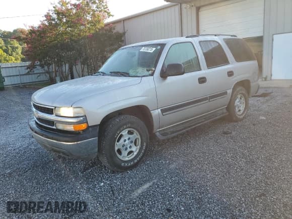 ✅ 2004 Chevrolet Tahoe LS • VIN: 1GNEC13Z84R250995 • Lot: 70758215. Listed on Copart with 205,024 mi. Free auction sales archive from the USA and detailed vehicle history report at DreamBid. Image 1.