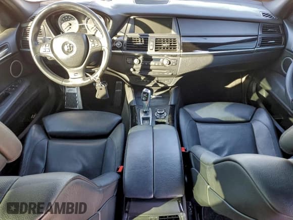 ✅ 2013 BMW X5 M • VIN: 5YMGY0C50D0C11911 • Lot: 95313135. Wystawiony na Copart z przebiegiem 101 476 mil. Bezpłatny archiwum sprzedaży aukcyjnych z USA i szczegółowy raport historii pojazdu na DreamBid. Zdjęcie 8.