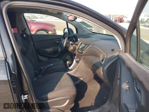 2019 Chevrolet Trax LS with VIN 3GNCJKSB2KL378144, listed as a IAAI auction lot 43036245 with 75,032 mi miles and . Bid and sale history available at DreamBid. Image 5.