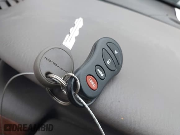 ✅ 2004 Chrysler 300M M • VIN: 2C3HE66G94H686024 • Lot: 42174229. Wystawiony na IAAI z przebiegiem 150 628 mil. Bezpłatny archiwum sprzedaży aukcyjnych z USA i szczegółowy raport historii pojazdu na DreamBid. Zdjęcie 11.