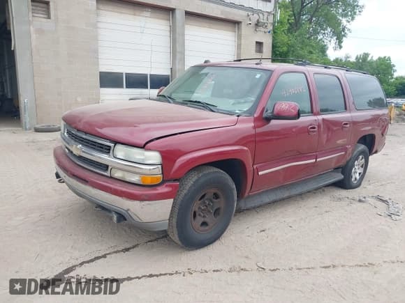 ✅ 2004 Chevrolet Suburban LT • VIN: 1GNFK16ZX4J231897 • Lot: 42406882. Listed on IAAI with 221,177 mi. Free auction sales archive from the USA and detailed vehicle history report at DreamBid. Image 2.