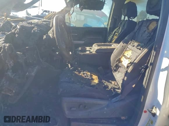 ✅ 2016 Chevrolet Silverado 2500HD LT • VIN: 1GC1KVE80GF196426 • Lot: 93919975. Wystawiony na Copart z przebiegiem Nie podano. Bezpłatny archiwum sprzedaży aukcyjnych z USA i szczegółowy raport historii pojazdu na DreamBid. Zdjęcie 7.