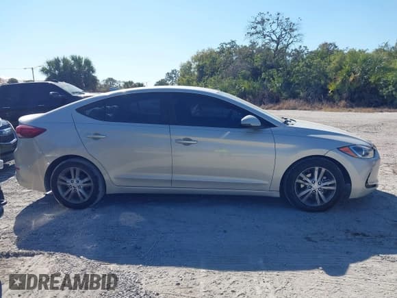 ✅ 2017 Hyundai Elantra Limited • VIN: 5NPD84LFXHH145059 • Lot: 43710084. Listed on IAAI with 116,826 mi. Free auction sales archive from the USA and detailed vehicle history report at DreamBid. Image 13.