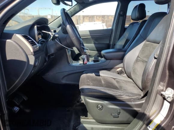 ✅ 2015 Jeep Grand Cherokee Altitude • VIN: 1C4RJEAG0FC800236 • Лот: 70527265. Опубликован ранее на Copart с пробегом 93 615 миль. Бесплатный доступ к архиву аукционных продаж из США и подробный отчёт об истории автомобиля на DreamBid. Изображение 7.