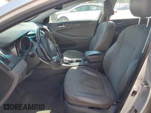 ✅ 2011 Hyundai Sonata SE • VIN: 5NPEC4AB3BH204771 • Lot: 89574965. Wystawiony na Copart z przebiegiem 242 773 mil. Bezpłatny archiwum sprzedaży aukcyjnych z USA i szczegółowy raport historii pojazdu na DreamBid. Zdjęcie 7.