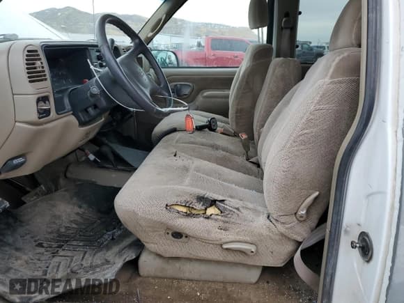 ✅ 2000 GMC Sierra 2500 • VIN: 1GTGK29R4YF479120 • Lot: 41454575. Wystawiony na Copart z przebiegiem 207 166 mil. Bezpłatny archiwum sprzedaży aukcyjnych z USA i szczegółowy raport historii pojazdu na DreamBid. Zdjęcie 7.