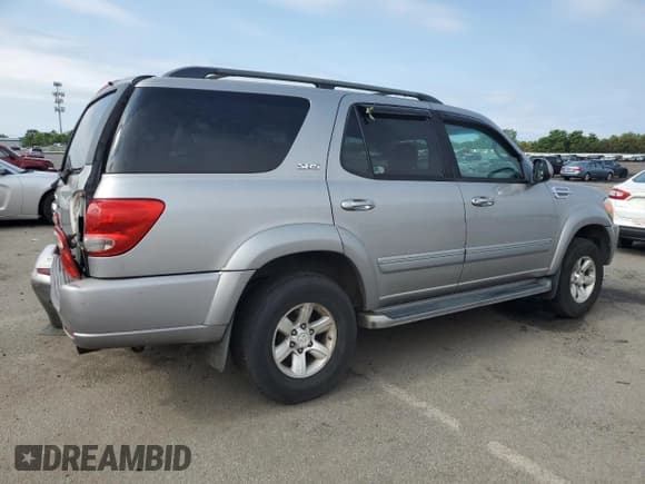 ✅ 2005 Toyota Sequoia SR5 • VIN: 5TDBT44A05S250336 • Lot: 62008565. Listed on Copart with 198,527 mi. Free auction sales archive from the USA and detailed vehicle history report at DreamBid. Image 3.