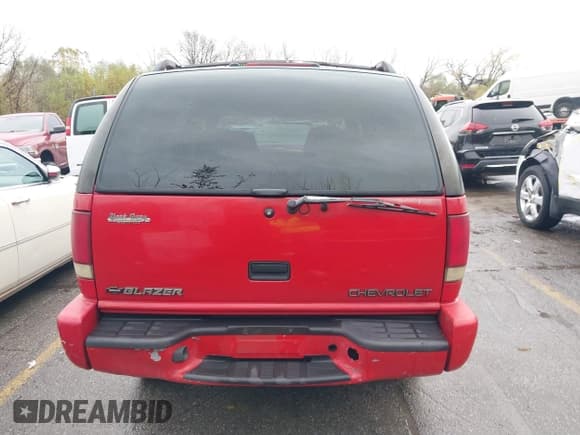 ✅ 2000 Chevrolet Blazer LT • VIN: 1GNDT13W8Y2331382 • Lot: 40840945. Wystawiony na IAAI z przebiegiem 153 308 mil. Bezpłatny archiwum sprzedaży aukcyjnych z USA i szczegółowy raport historii pojazdu na DreamBid. Zdjęcie 16.