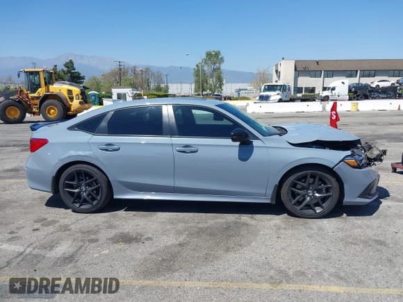 ✅ 2023 Honda Civic Si • VIN: 2HGFE1E5XPH474342 • Lot: 41980415. Wystawiony na IAAI z przebiegiem 28 628 mil. Bezpłatny archiwum sprzedaży aukcyjnych z USA i szczegółowy raport historii pojazdu na DreamBid. Zdjęcie 13.