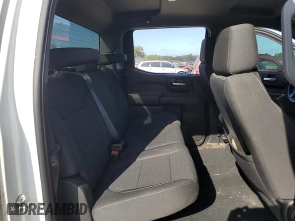 ✅ 2021 Chevrolet Silverado 1500 LT • VIN: 3GCUYDET3MG106979 • Lot: 68512504. Wystawiony na Copart z przebiegiem Nie podano. Bezpłatny archiwum sprzedaży aukcyjnych z USA i szczegółowy raport historii pojazdu na DreamBid. Zdjęcie 11.