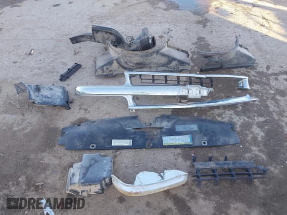 ✅ 2001 Chevrolet Suburban LT • VIN: 3GNGK26U41G215903 • Лот: 41283772. Опубликован ранее на IAAI с пробегом 199 191 миль. Бесплатный доступ к архиву аукционных продаж из США и подробный отчёт об истории автомобиля на DreamBid. Изображение 12.