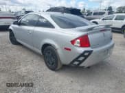 ✅ 2009 Pontiac G5 • VIN: 1G2AL18H697133902 • Lot: 43521205. Wystawiony na IAAI z przebiegiem 151 713 mil. Bezpłatny archiwum sprzedaży aukcyjnych z USA i szczegółowy raport historii pojazdu na DreamBid. Zdjęcie 3.