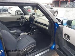 ✅ 2025 MINI Convertible • VIN: WMW13GX05S2W94389 • Lot: 43241269. Listed on IAAI with 1,607 mi. Free auction sales archive from the USA and detailed vehicle history report at DreamBid. Image 5.