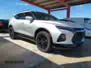 2020 Chevrolet Blazer RS z VIN 3GNKBERS9LS647554, wystawiony jako IAAI lot #43267332 z przebiegiem 59 564 mil mil oraz . Historia ofert i sprzedaży dostępna na DreamBid. Obrazek 1.