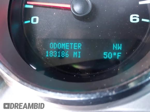 ✅ 2010 Chevrolet Silverado 1500 LT • VIN: 1GCSCSE06AZ263210 • Lot: 41669444. Wystawiony na IAAI z przebiegiem 183 186 mil. Bezpłatny archiwum sprzedaży aukcyjnych z USA i szczegółowy raport historii pojazdu na DreamBid. Zdjęcie 15.