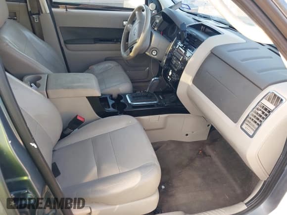 ✅ 2011 Ford Escape Hybrid • VIN: 1FMCU4K3XBKA38645 • Lot: 42920485. Wystawiony na IAAI z przebiegiem 145 121 mil. Bezpłatny archiwum sprzedaży aukcyjnych z USA i szczegółowy raport historii pojazdu na DreamBid. Zdjęcie 5.