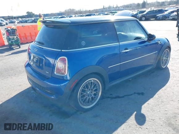 ✅ 2008 MINI Hardtop S • VIN: WMWMF73528TT86864 • Lot: 41652467. Listed on IAAI with Not provided. Free auction sales archive from the USA and detailed vehicle history report at DreamBid. Image 4.