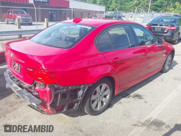 ✅ 2011 BMW 3 Series 328i xDrive • VIN: WBAPK7C56BA816181 • Lot: 42496903. Wystawiony na IAAI z przebiegiem 152 043 mil. Bezpłatny archiwum sprzedaży aukcyjnych z USA i szczegółowy raport historii pojazdu na DreamBid. Zdjęcie 4.