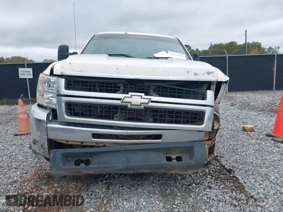✅ 2010 Chevrolet Silverado 2500HD Work Truck • VIN: 1GC3KVBG5AF115495 • Lot: 43522977. Listed on IAAI with 337,693 mi. Free auction sales archive from the USA and detailed vehicle history report at DreamBid. Image 12.