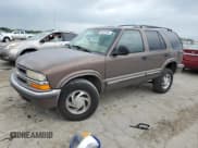 ✅ 1998 Chevrolet Blazer LS • VIN: 1GNDT13W7W2126083 • Lot: 54073554. Wystawiony na Copart z przebiegiem 162 676 mil. Bezpłatny archiwum sprzedaży aukcyjnych z USA i szczegółowy raport historii pojazdu na DreamBid. Zdjęcie 1.