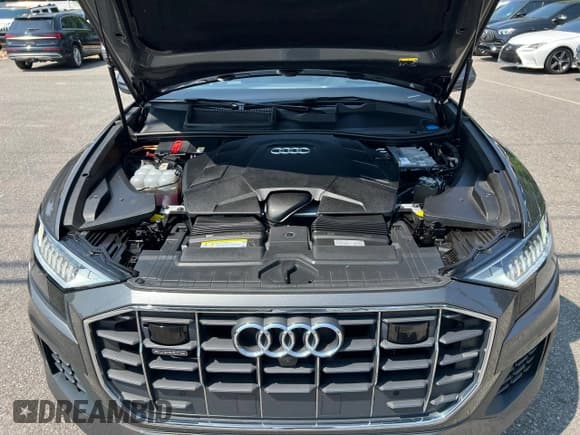 ✅ 2019 Audi Q8 Prestige • VIN: WA1CVAF15KD015619 • Лот: 61385145. Опубликован ранее на Copart с пробегом 141 503 миль. Бесплатный доступ к архиву аукционных продаж из США и подробный отчёт об истории автомобиля на DreamBid. Изображение 8.