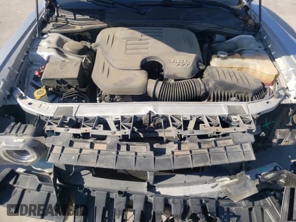 ✅ 2020 Dodge Challenger SXT • VIN: 2C3CDZAG5LH174670 • Lot: 70454514. Wystawiony na Copart z przebiegiem 88 758 mil. Bezpłatny archiwum sprzedaży aukcyjnych z USA i szczegółowy raport historii pojazdu na DreamBid. Zdjęcie 11.