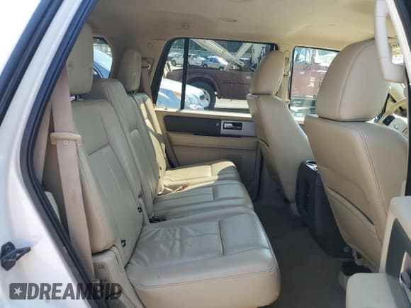 ✅ 2014 Ford Expedition King Ranch • VIN: 1FMJU1J52EEF09022 • Lot: 68177295. Wystawiony na Copart z przebiegiem 82 011 mil. Bezpłatny archiwum sprzedaży aukcyjnych z USA i szczegółowy raport historii pojazdu na DreamBid. Zdjęcie 11.