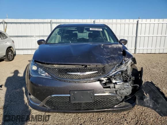 ✅ 2020 Chrysler Pacifica Touring • VIN: 2C4RC1FG4LR142046 • Lot: 85691605. Listed on Copart with 77,602 mi. Free auction sales archive from the USA and detailed vehicle history report at DreamBid. Image 5.