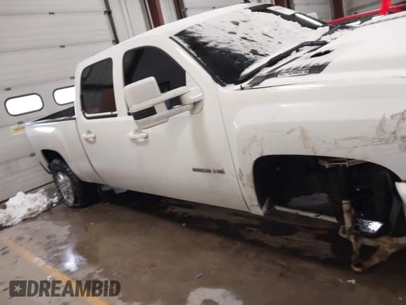 ✅ 2014 Chevrolet Silverado 2500HD LTZ • VIN: 1GC1KYC87EF187580 • Лот: 41524629. Опубликован ранее на IAAI с пробегом Не указан. Бесплатный доступ к архиву аукционных продаж из США и подробный отчёт об истории автомобиля на DreamBid. Изображение 13.