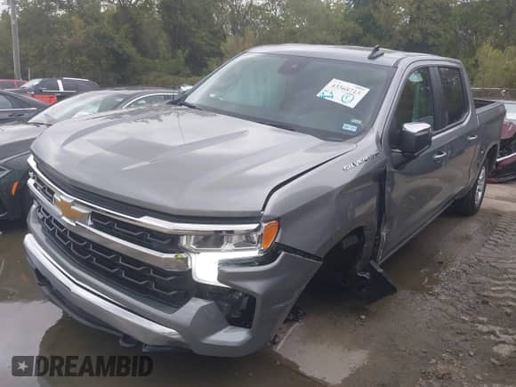 2026 Chevrolet Silverado 1500 LT z VIN 3GCUKDED5TG116874, wystawiony jako IAAI lot #43568713 z przebiegiem 1 845 mil mil oraz . Historia ofert i sprzedaży dostępna na DreamBid. Obrazek 18.