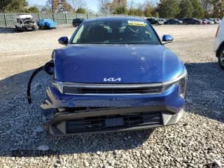 ✅ 2025 Kia K4 LXS • VIN: 3KPFT4DE7SE003969 • Lot: 90684925. Wystawiony na Copart z przebiegiem 8 975 mil. Bezpłatny archiwum sprzedaży aukcyjnych z USA i szczegółowy raport historii pojazdu na DreamBid. Zdjęcie 5.