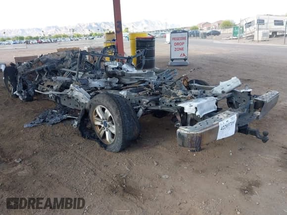 ✅ 2015 Ford F-150 XLT • VIN: 1FTEW1E85FKE65332 • Lot: 42203719. Wystawiony na IAAI z przebiegiem Nie podano. Bezpłatny archiwum sprzedaży aukcyjnych z USA i szczegółowy raport historii pojazdu na DreamBid. Zdjęcie 3.