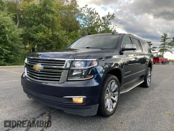 ✅ 2017 Chevrolet Suburban Premier • VIN: 1GNSKJKCXHR240591 • Lot: 91875275. Wystawiony na Copart z przebiegiem 305 907 mil. Bezpłatny archiwum sprzedaży aukcyjnych z USA i szczegółowy raport historii pojazdu na DreamBid. Zdjęcie 2.