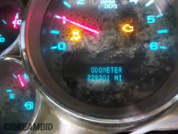 2013 Chevrolet Silverado 3500HD Work Truck z VIN 1GC0KZCG6DZ190606, wystawiony jako IAAI lot #42376277 z przebiegiem 229 301 mil mil oraz . Historia ofert i sprzedaży dostępna na DreamBid. Obrazek 15.