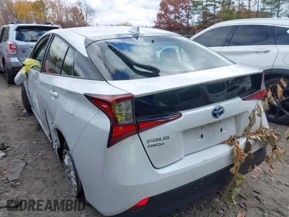 ✅ 2022 Toyota Prius LE • VIN: JTDL9MFU0N3038466 • Lot: 43471636. Wystawiony na IAAI z przebiegiem 21 381 mil. Bezpłatny archiwum sprzedaży aukcyjnych z USA i szczegółowy raport historii pojazdu na DreamBid. Zdjęcie 3.