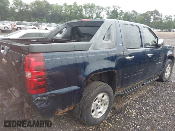 ✅ 2007 Chevrolet Avalanche LTZ • VIN: 3GNFK12397G122905 • Лот: 42762508. Опубликован ранее на IAAI с пробегом Не указан. Бесплатный доступ к архиву аукционных продаж из США и подробный отчёт об истории автомобиля на DreamBid. Изображение 4.