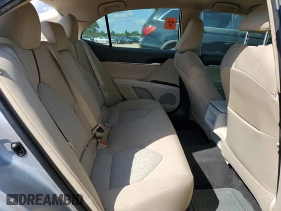 2019 Toyota Camry LE z VIN 4T1B11HK1KU820984, wystawiony jako Copart lot #71323335 z przebiegiem 93 055 mil mil oraz Szkoda całkowita • Salvage title. Historia ofert i sprzedaży dostępna na DreamBid. Obrazek 10.