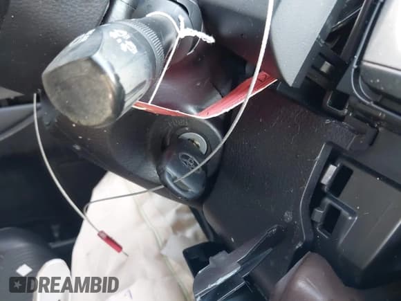 ✅ 2019 Toyota Highlander LE • VIN: 5TDBZRFH3KS933004 • Lot: 42708909. Wystawiony na IAAI z przebiegiem Nie podano. Bezpłatny archiwum sprzedaży aukcyjnych z USA i szczegółowy raport historii pojazdu na DreamBid. Zdjęcie 11.