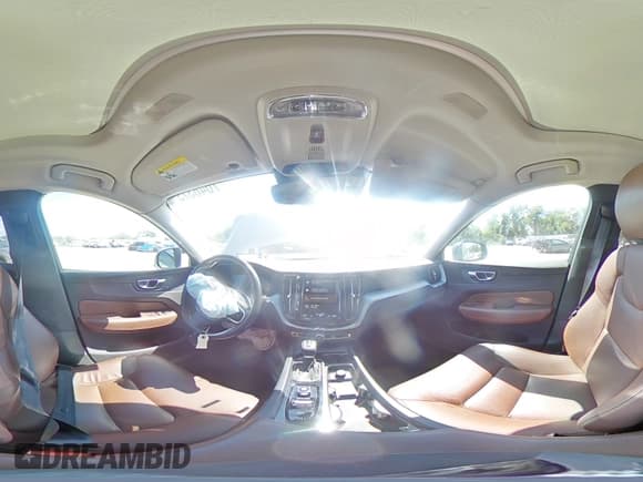 ✅ 2018 Volvo XC60 Momentum • VIN: YV4A22RK6J1032202 • Лот: 70463735. Опубликован ранее на Copart с пробегом 115 147 миль. Бесплатный доступ к архиву аукционных продаж из США и подробный отчёт об истории автомобиля на DreamBid. Изображение 15.