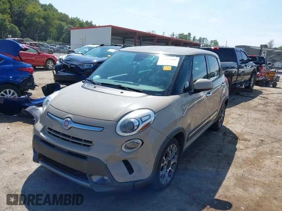 ✅ 2015 FIAT 500L Urbana Trekking • VIN: ZFBCFADH9FZ033832 • Lot: 43194406. Listed on IAAI with 99,868 mi. Free auction sales archive from the USA and detailed vehicle history report at DreamBid. Image 18.