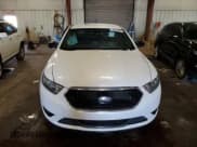 ✅ 2015 Ford Taurus SHO • VIN: 1FAHP2KTXFG110514 • Lot: 86659055. Wystawiony na Copart z przebiegiem Nie podano. Bezpłatny archiwum sprzedaży aukcyjnych z USA i szczegółowy raport historii pojazdu na DreamBid. Zdjęcie 5.
