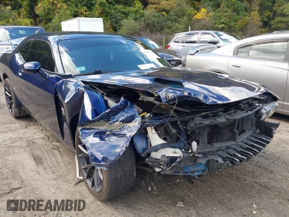 ✅ 2015 Dodge Challenger R/T Scat Pack Shaker • VIN: 2C3CDZFJ2FH716137 • Лот: 43293700. Опубликован ранее на IAAI с пробегом 64 689 миль. Бесплатный доступ к архиву аукционных продаж из США и подробный отчёт об истории автомобиля на DreamBid. Изображение 1.