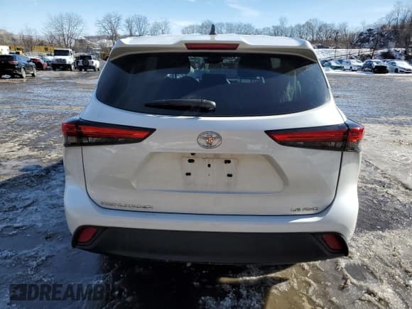✅ 2022 Toyota Highlander LE • VIN: 5TDBZRBHXNS251845 • Lot: 45867085. Listed on Copart with 50,472 mi. Free auction sales archive from the USA and detailed vehicle history report at DreamBid. Image 6.