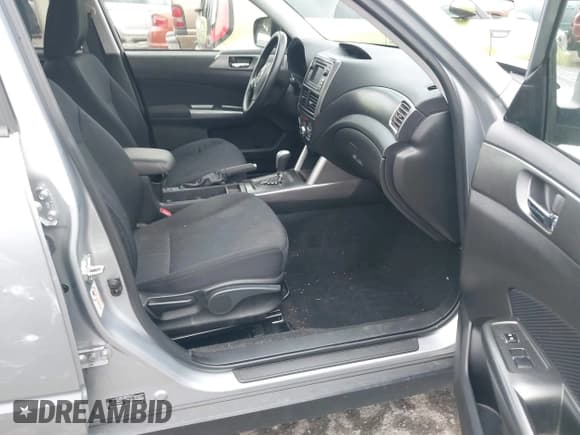 ✅ 2013 Subaru Forester X Premium • VIN: JF2SHADC4DH432241 • Lot: 43572236. Wystawiony na IAAI z przebiegiem 47 526 mil. Bezpłatny archiwum sprzedaży aukcyjnych z USA i szczegółowy raport historii pojazdu na DreamBid. Zdjęcie 5.