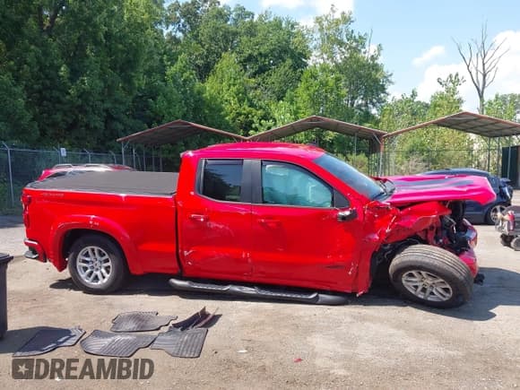 ✅ 2019 Chevrolet Silverado 1500 RST • VIN: 1GCRYEED6KZ211405 • Lot: 42986234. Wystawiony na IAAI z przebiegiem 93 246 mil. Bezpłatny archiwum sprzedaży aukcyjnych z USA i szczegółowy raport historii pojazdu na DreamBid. Zdjęcie 13.